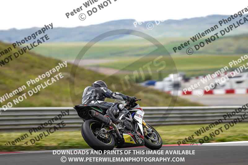 cadwell no limits trackday;cadwell park;cadwell park photographs;cadwell trackday photographs;enduro digital images;event digital images;eventdigitalimages;navarra;no limits trackdays;peter wileman photography;racing digital images;trackday digital images;trackday photos